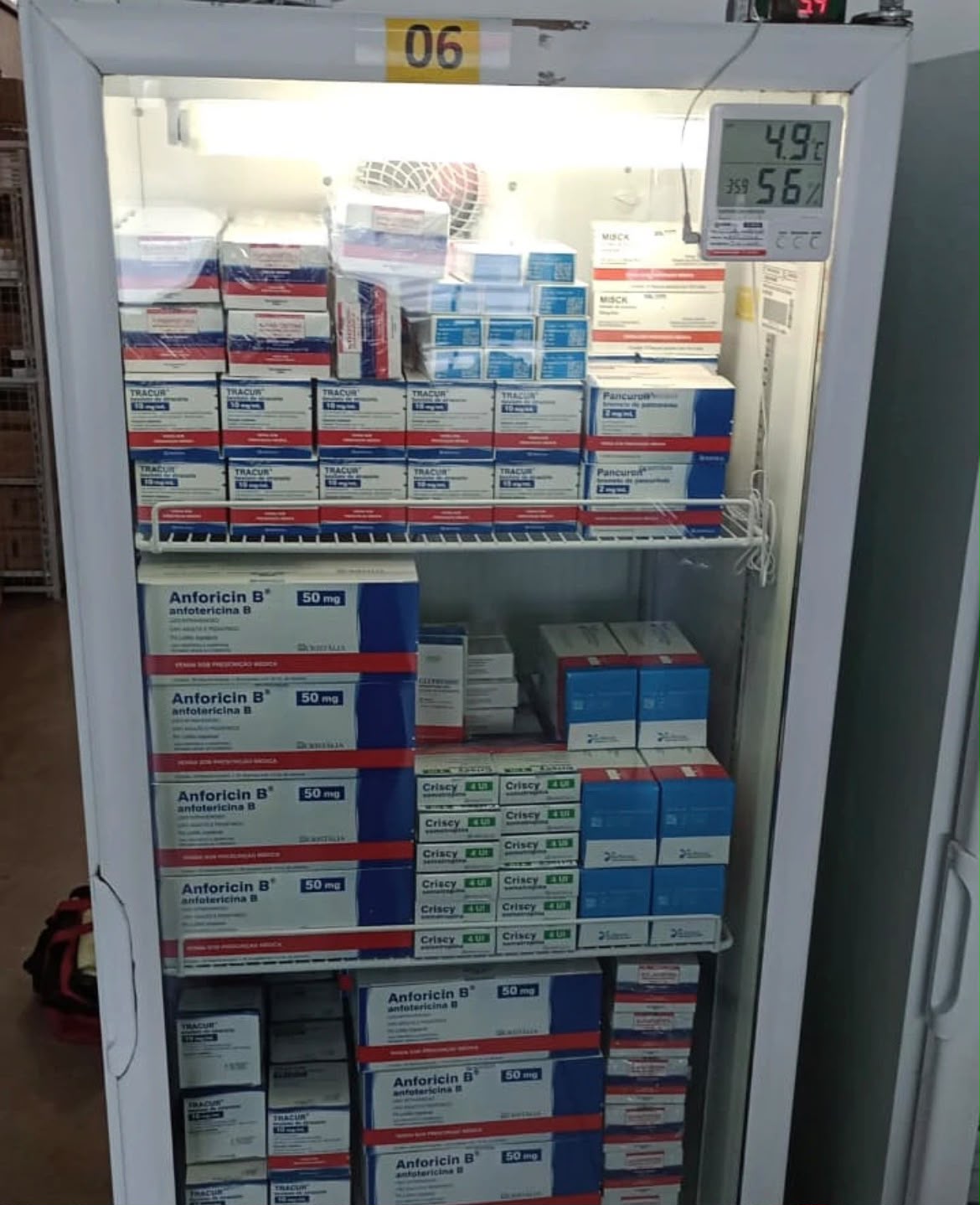 Conserto de refrigerador moderno